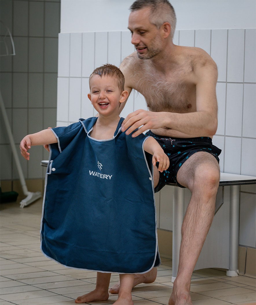 Watery kylpyponcho lapsille (1-6) - Mikrokuitu - Tummansininen