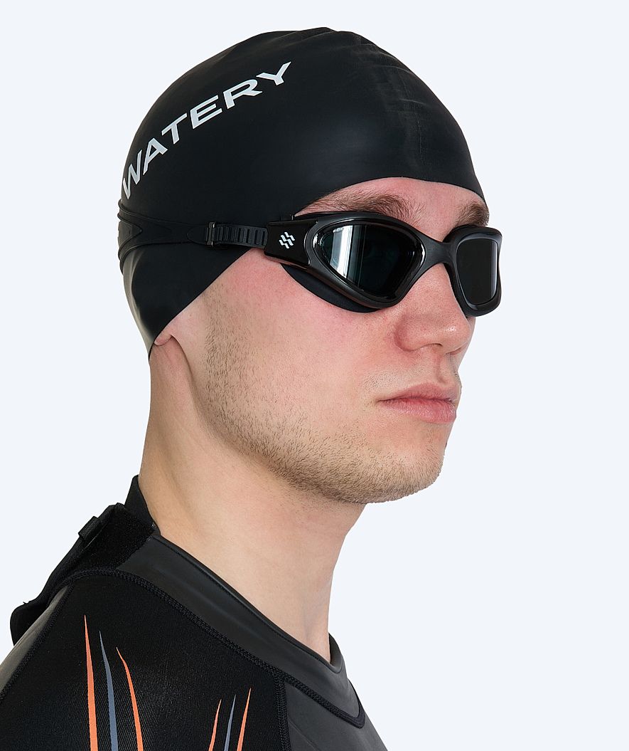 Watery likinäköuimalasit vahvuuksilla aikuisille - (-2.0) – (-6.0) - Raven Active - Musta (Smoke linssi)