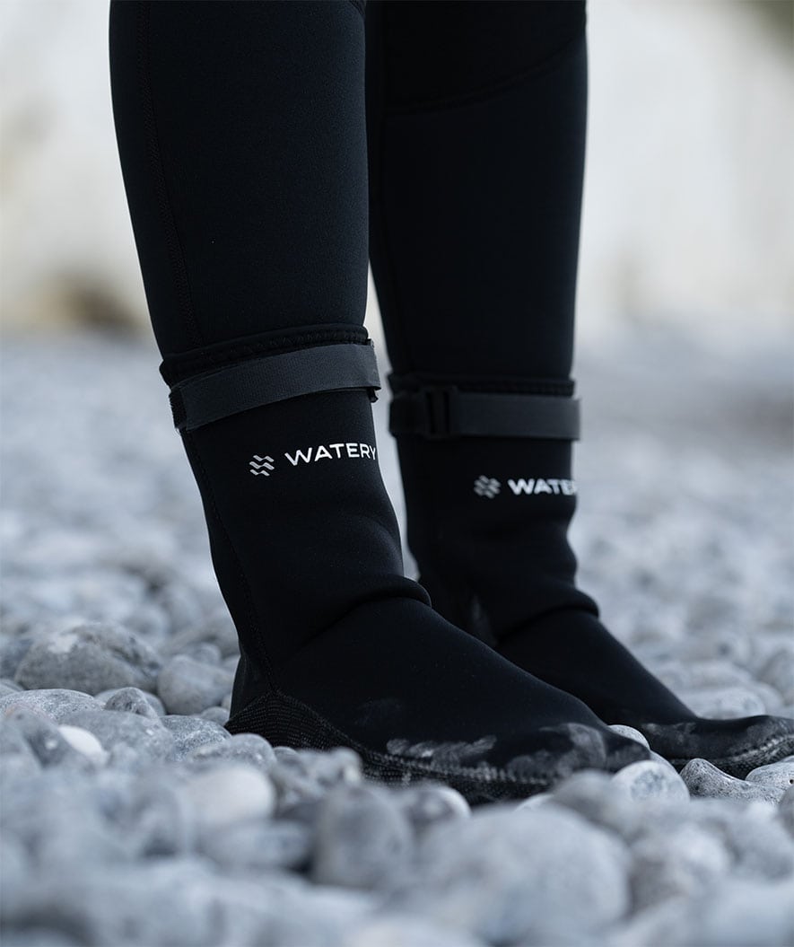 Watery neopreenisukat avovesiuintiin - Reptile (3 mm) - Musta
