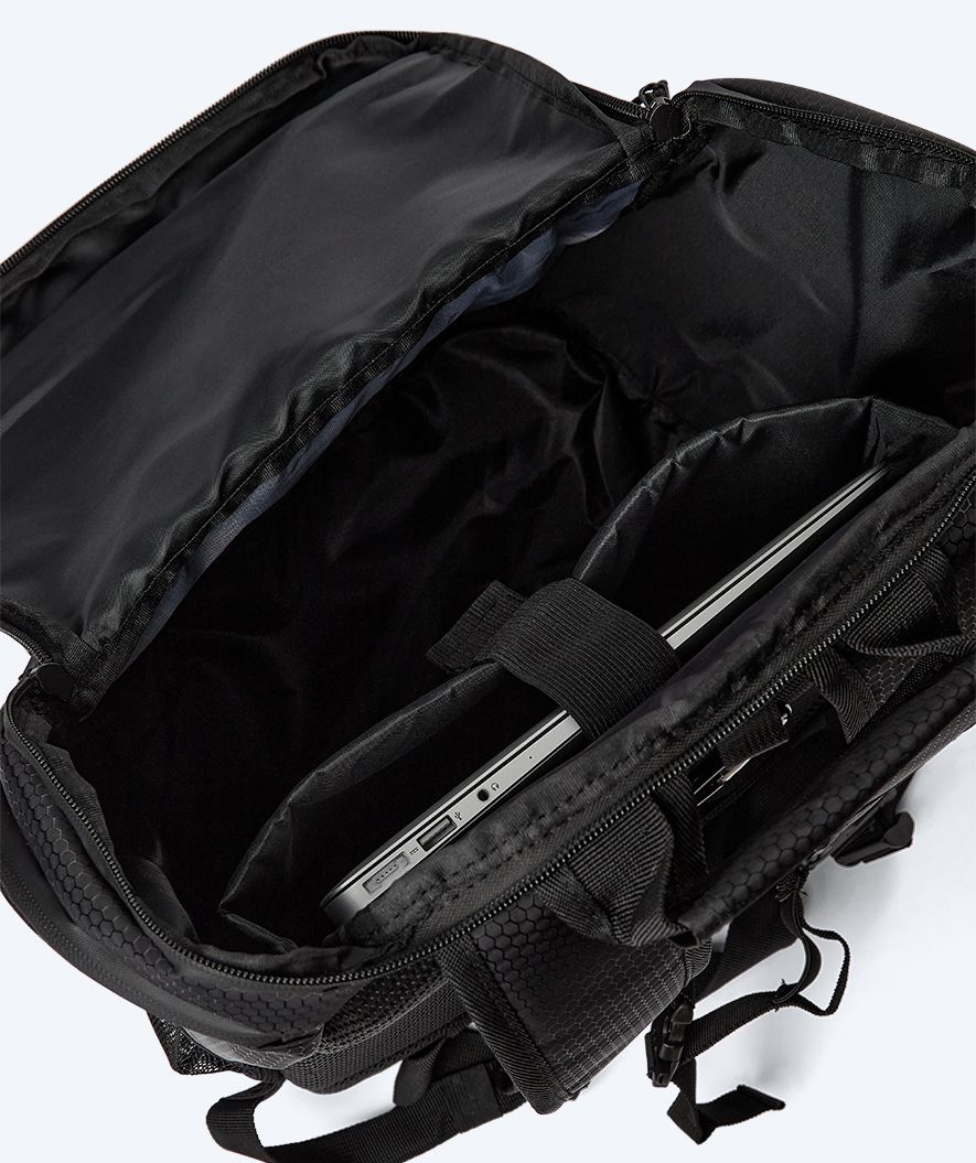 Watery uimakassi - Raider Pro 45L - Musta