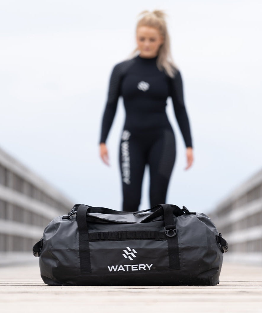 Watery vedenkestävä putkikassi - Swim 50L - Musta