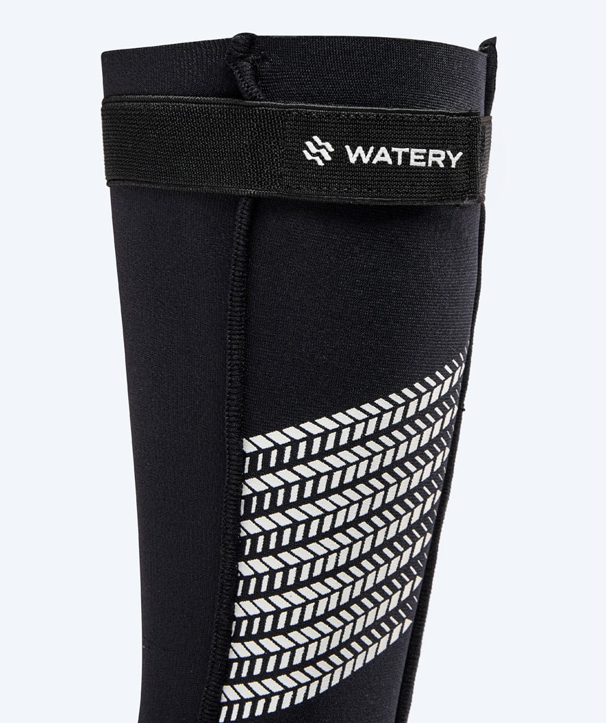 Watery neopreenisetti - Calder Pro (2,5 - 4mm) - Musta