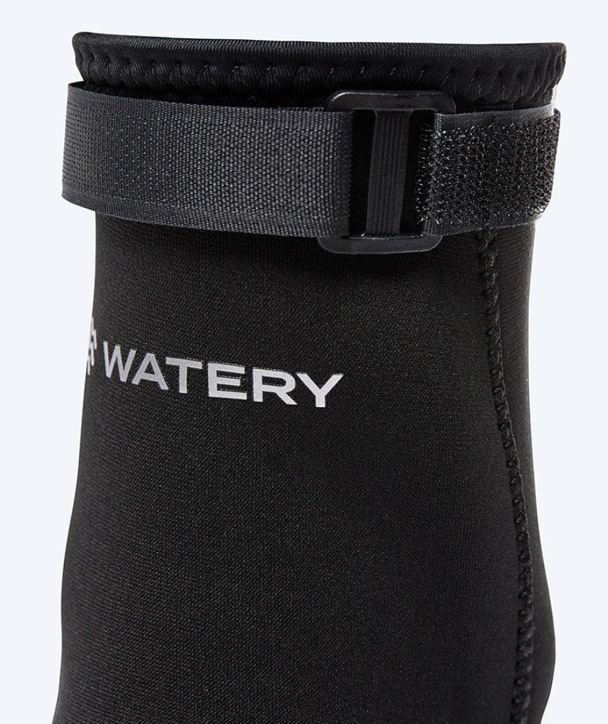Watery neopreenisukat avovesiuintiin - Reptile (3 mm) - Musta